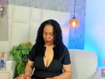 nahomi_dominique