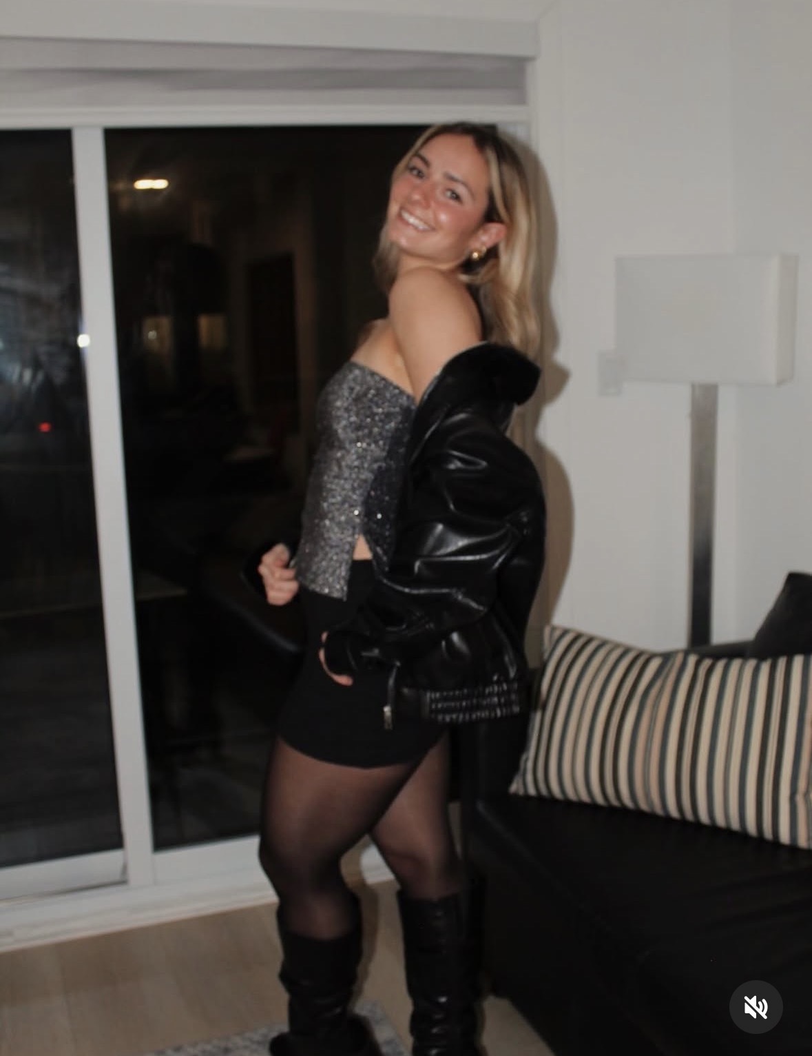 Blonde Bombshell Kaytlin — 6