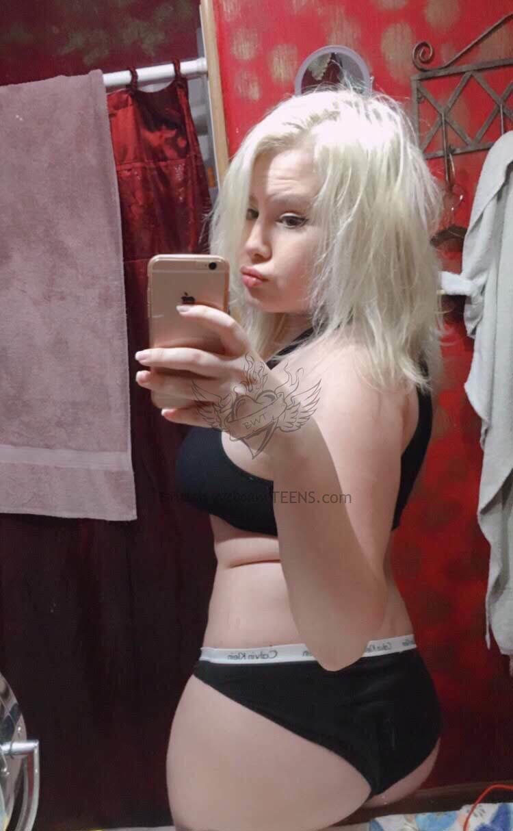 Blonde pawg — 17