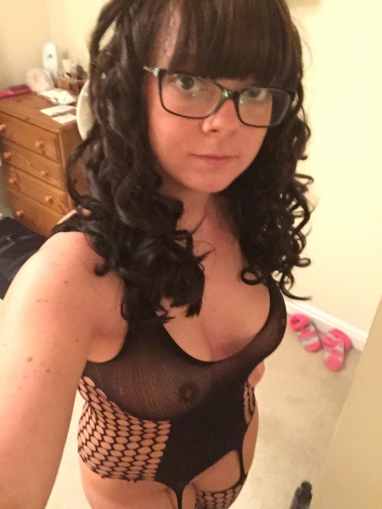 Kinky Brunette Chubby Girlfriend — 39