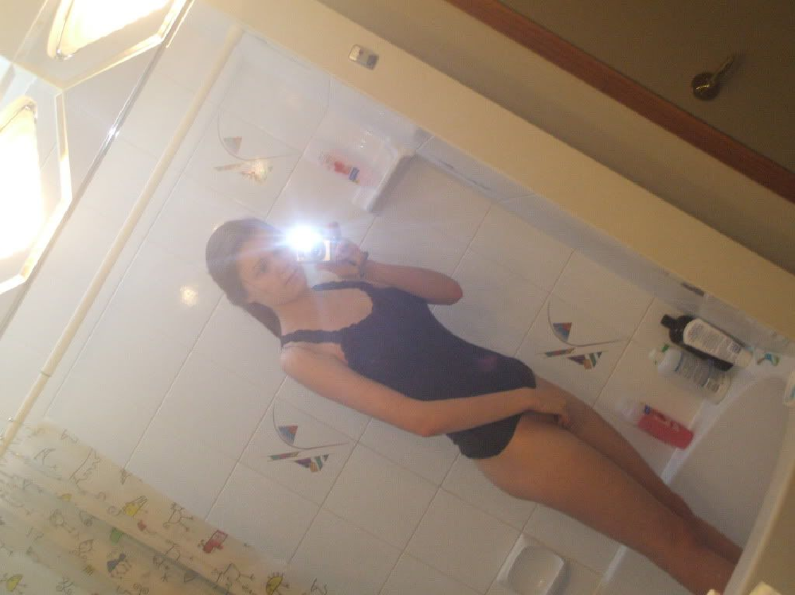 Selfies of a lonely Girl — 8